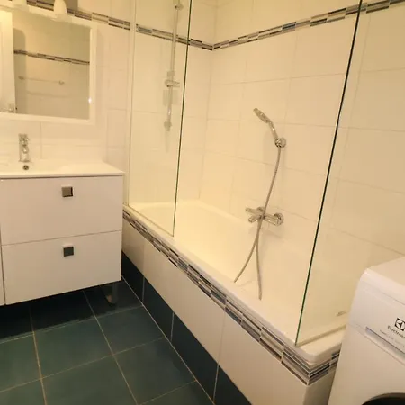 Amazing Sea View 2 Bedroom Front 303 *