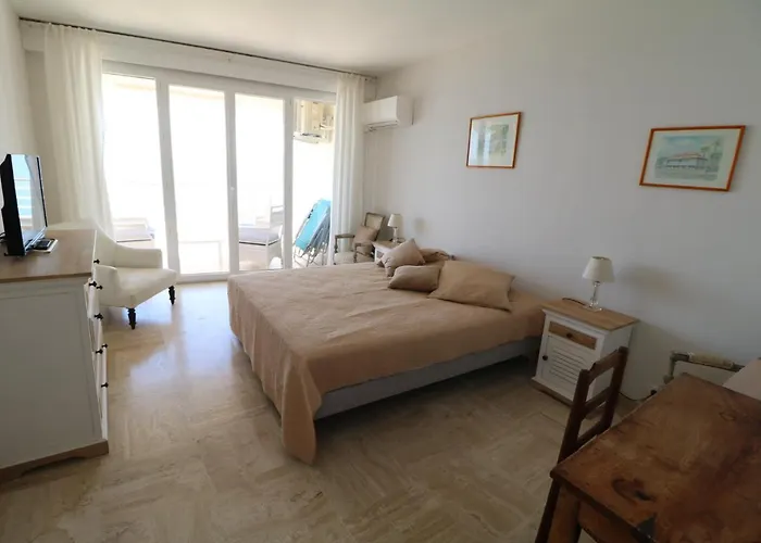 Amazing Sea View 2 Bedroom Front 303 Apartament Cannes