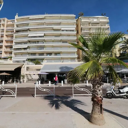Amazing Sea View 2 Bedroom Front 303 Apartament