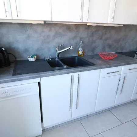 Amazing Sea View 2 Bedroom Front 303 Apartment *